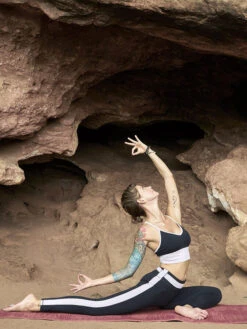 Gaiam Premium Insta-Grip Yoga Mat -Fitness Equipment Store k27abd8627d46739b1508e6ed5963cae2