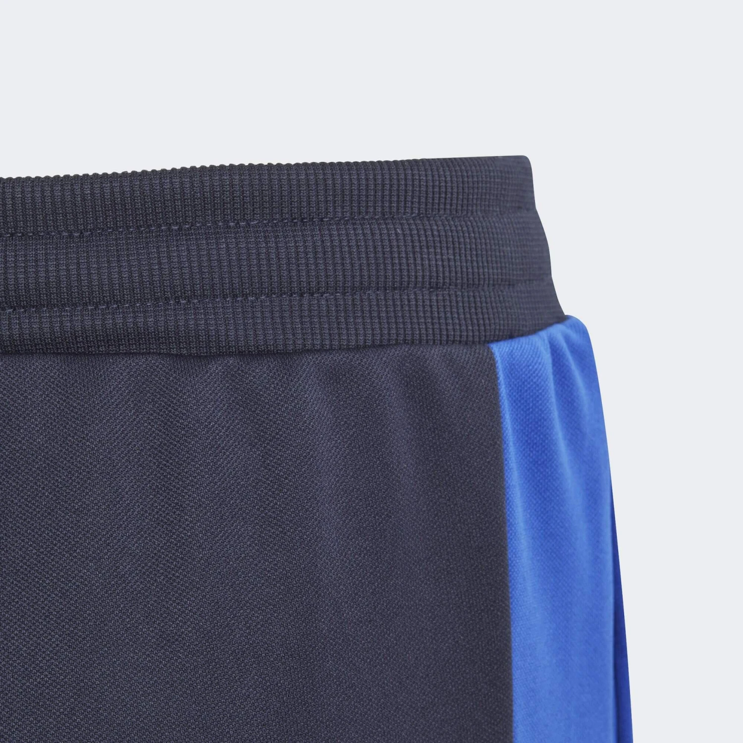 ADIDAS Colorblock 3 6 ADIDAS Colorblock 3 - Image 6